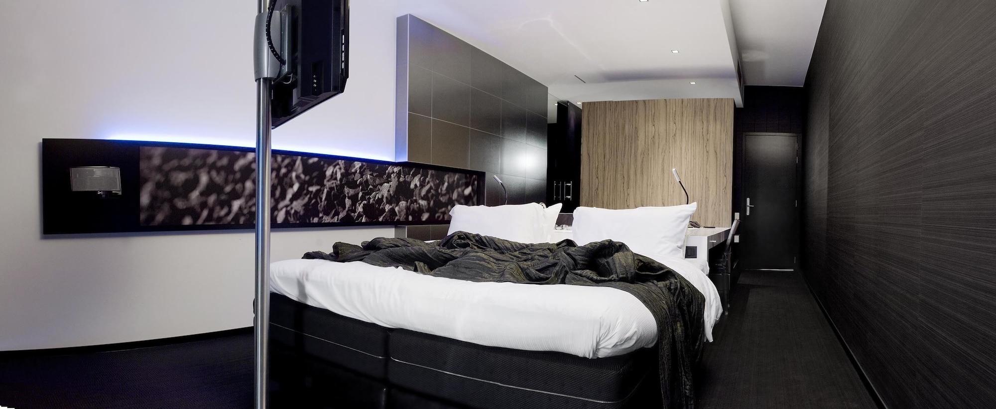 Carbon Hotel Генк Екстер'єр фото