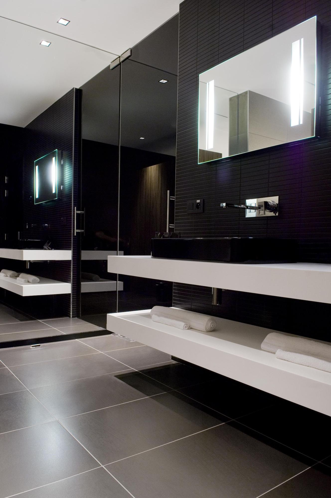 Carbon Hotel Генк Екстер'єр фото