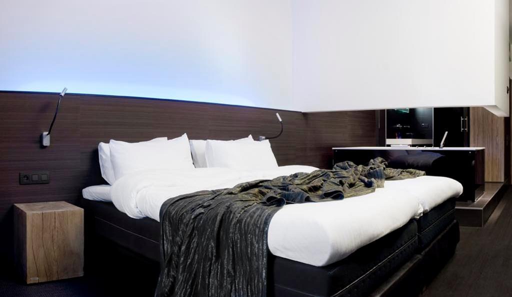 Carbon Hotel Генк Екстер'єр фото