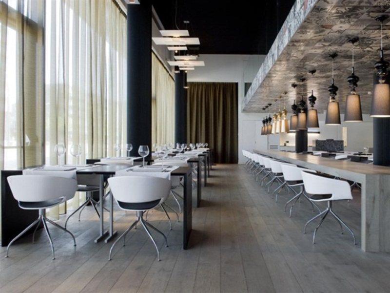 Carbon Hotel Генк Екстер'єр фото