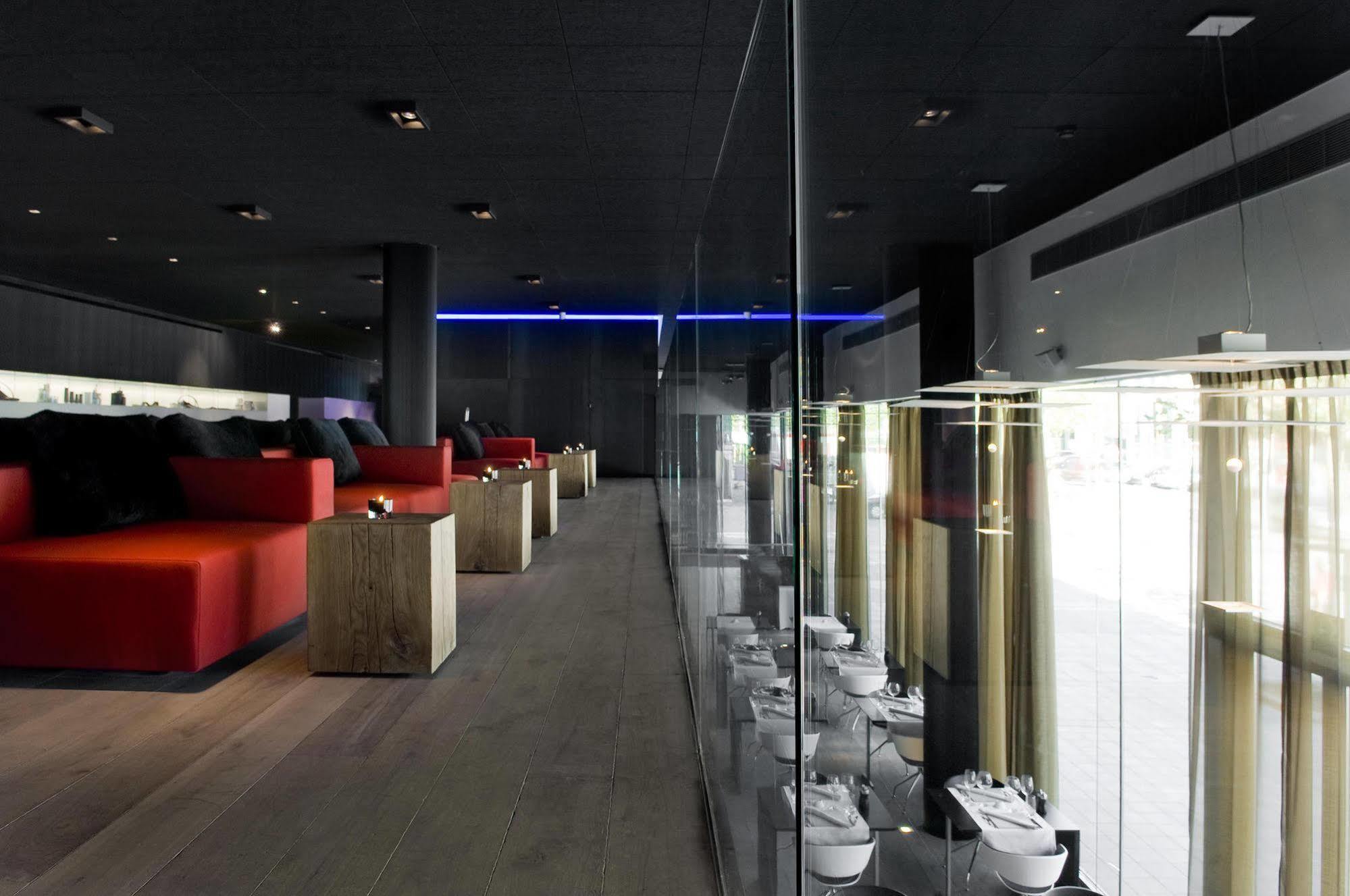 Carbon Hotel Генк Екстер'єр фото