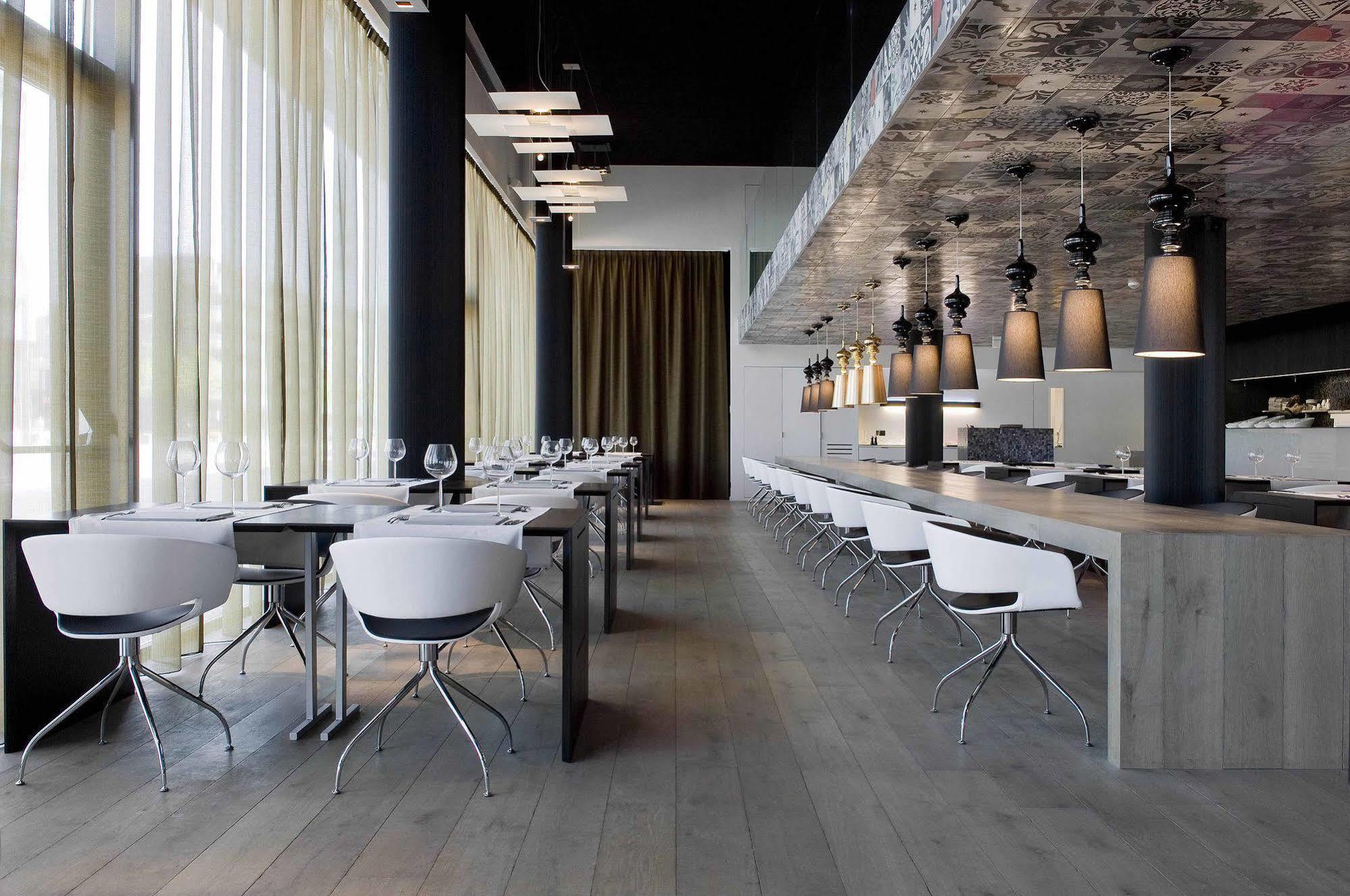 Carbon Hotel Генк Екстер'єр фото